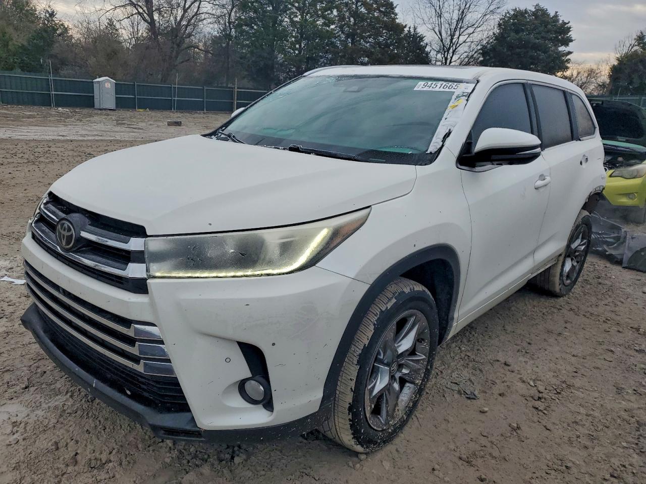 Lot #3311690281 2017 TOYOTA HIGHLANDER