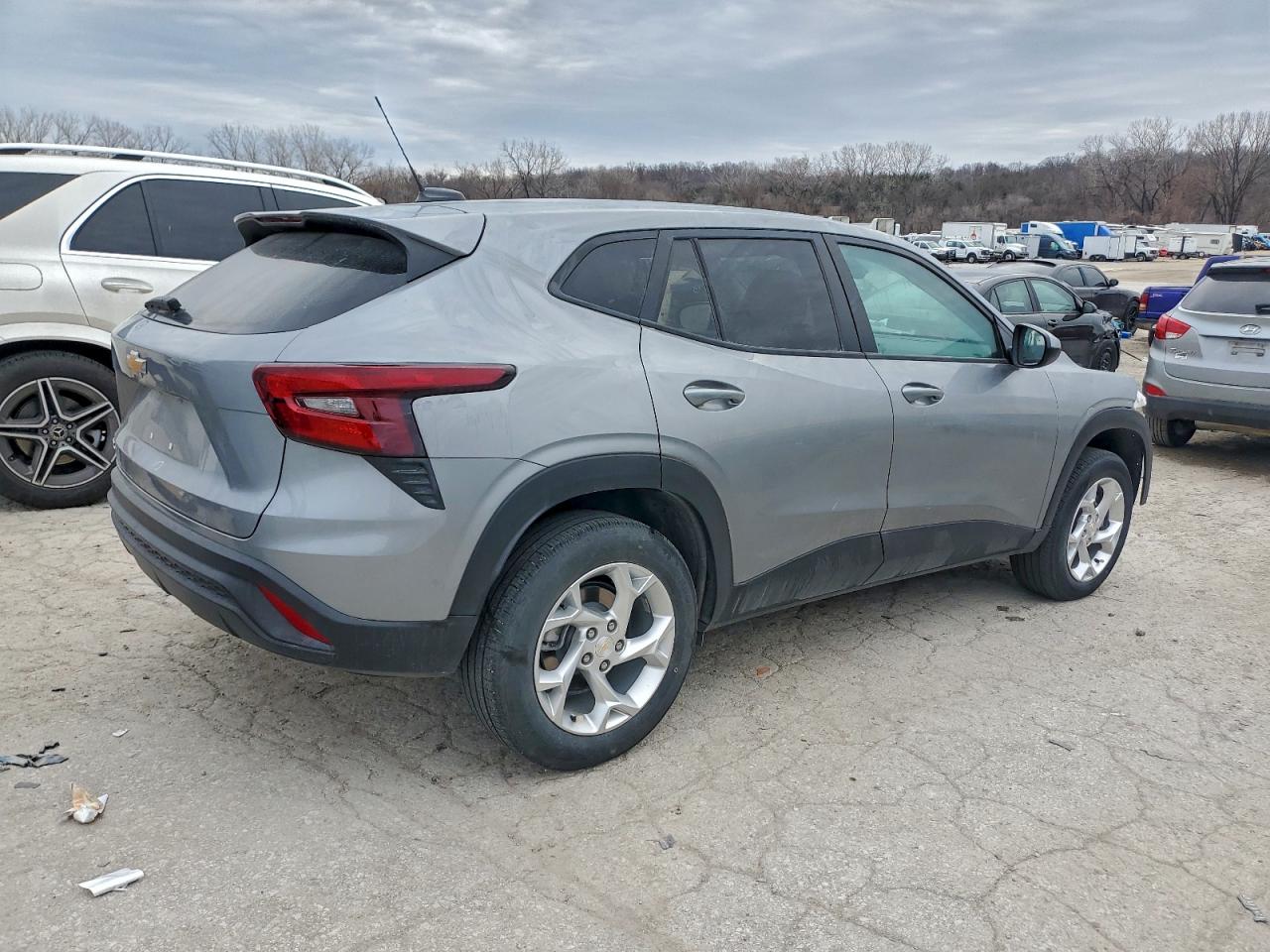 Lot #3317835196 2024 CHEVROLET TRAX LS