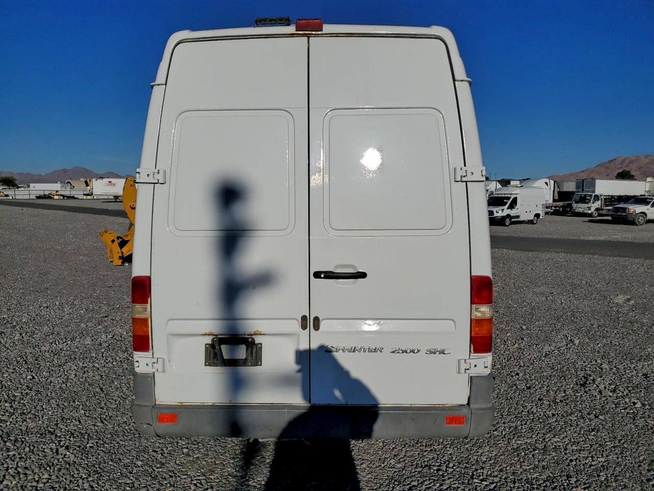 Lot #3308784998 2006 FREIGHTLINER SPRINTER 2