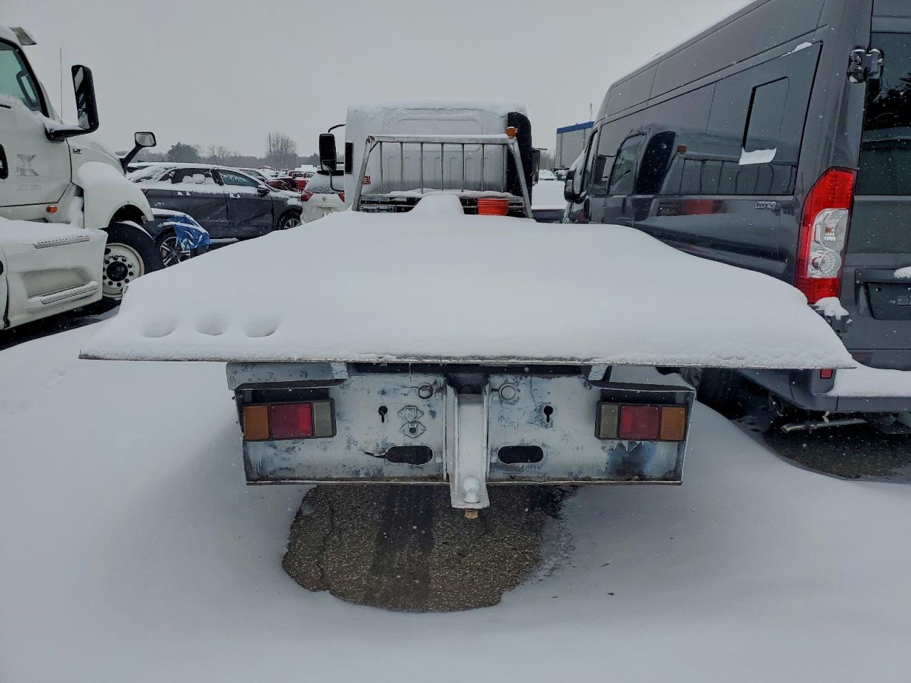 Lot #3305349312 2015 ISUZU NPR