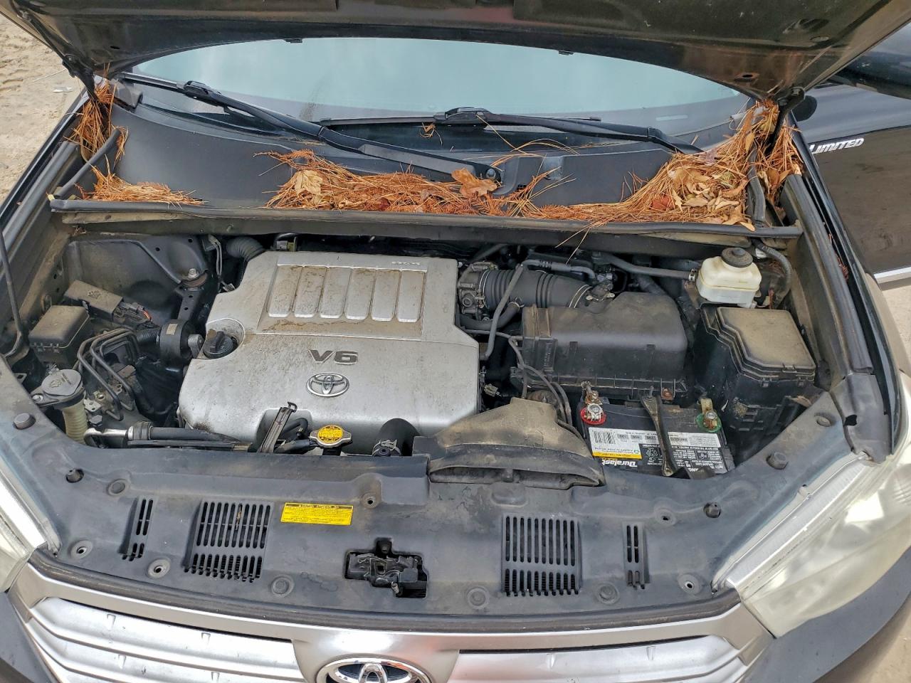 TOYOTA HIGHLANDER LIMITED