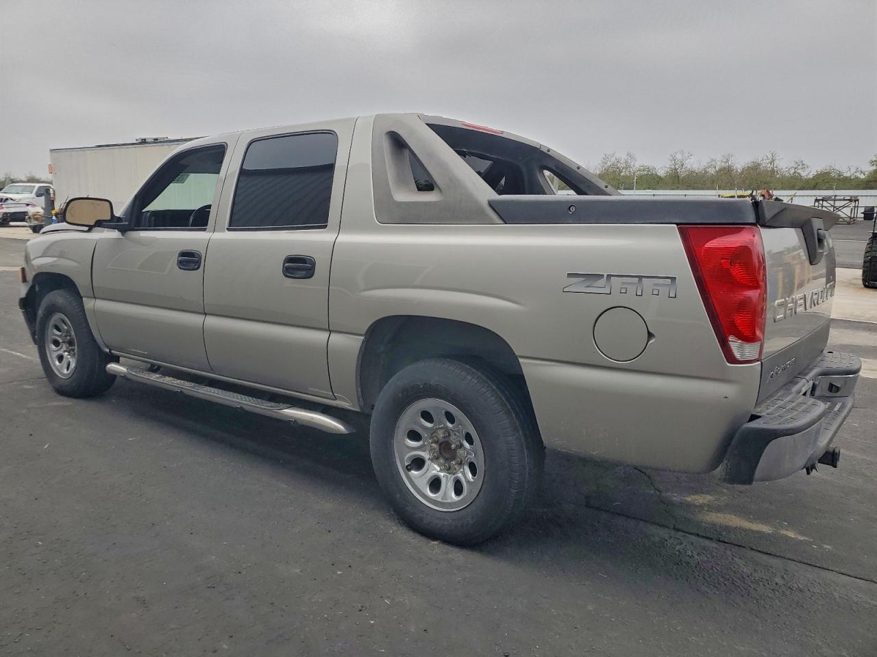 Lot #3302929619 2004 CHEVROLET AVALANCHE