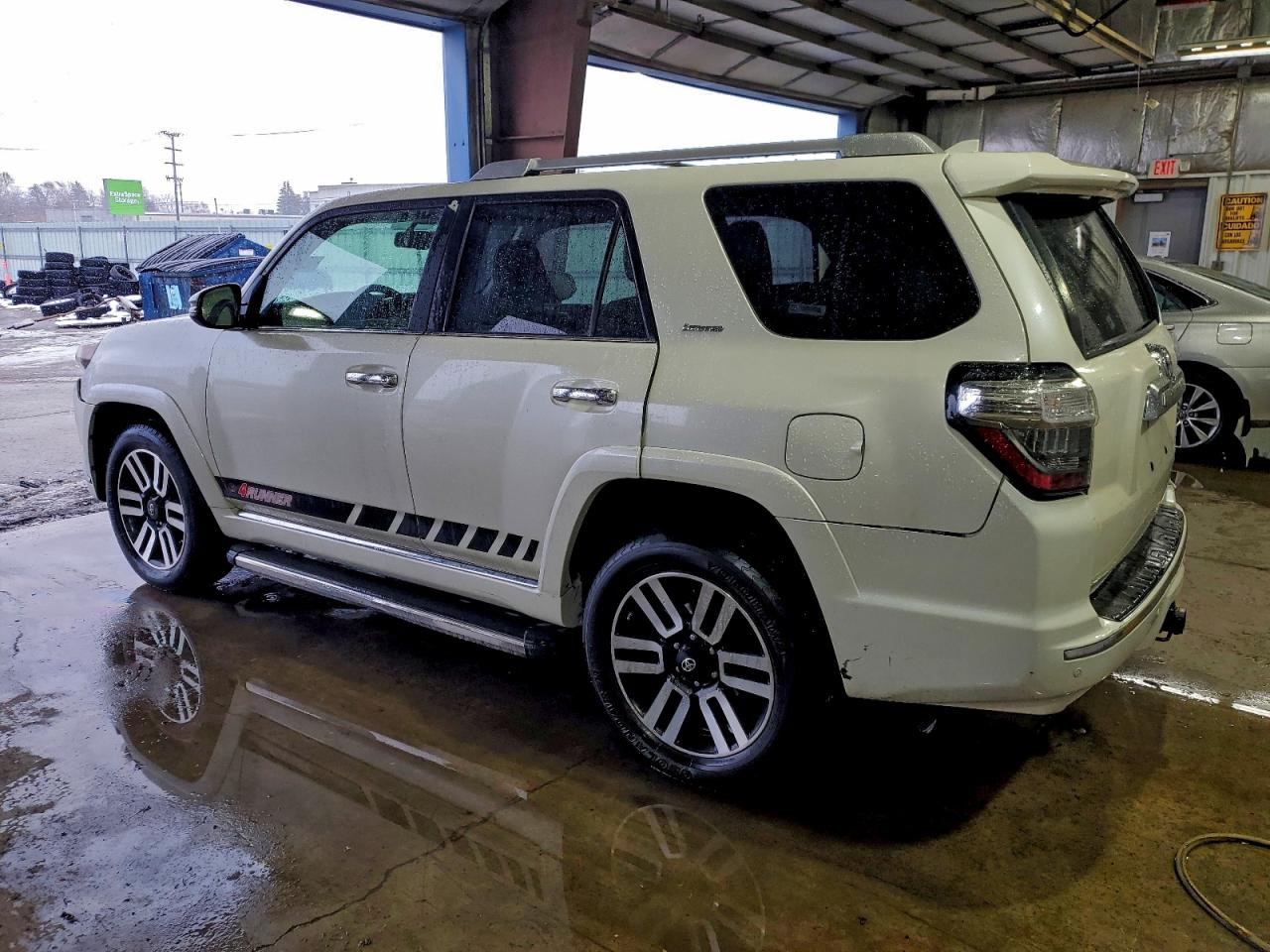 TOYOTA 4RUNNER SR5/SR5 PREMIUM