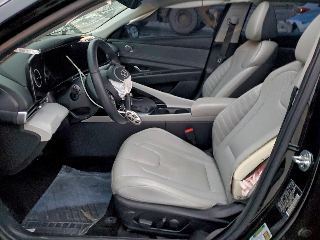 HYUNDAI ELANTRA LIMITED