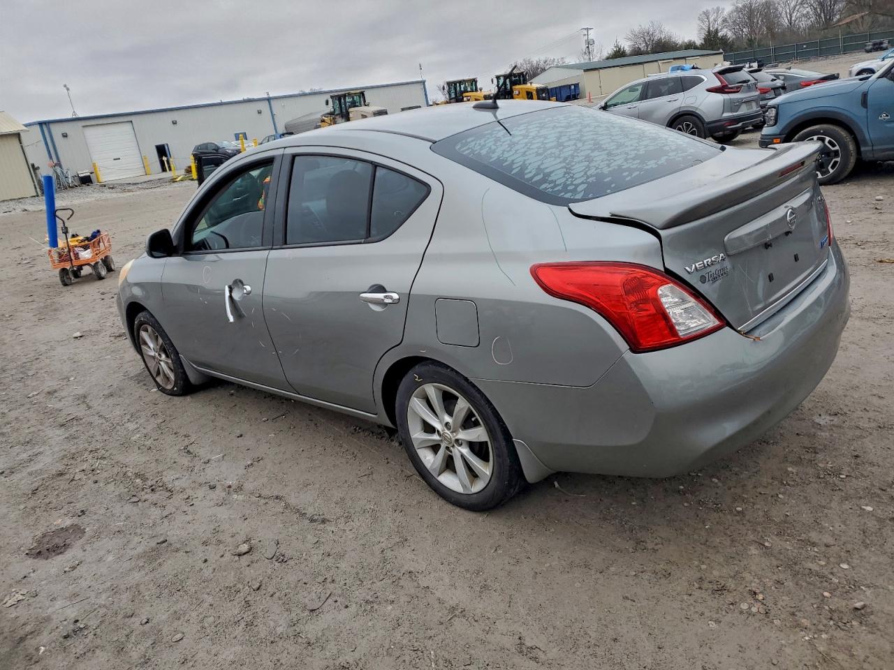 NISSAN VERSA S