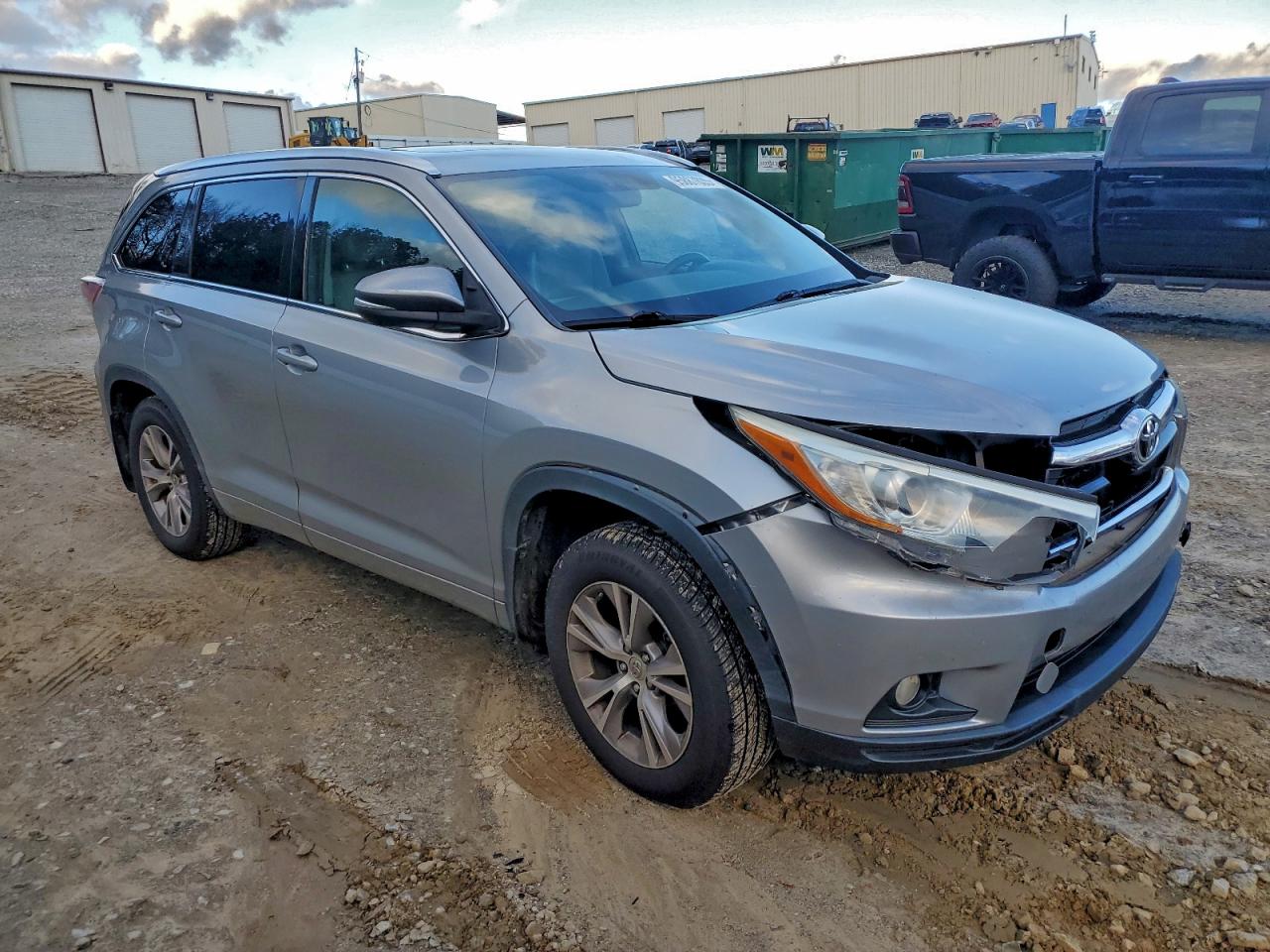 TOYOTA HIGHLANDER XLE