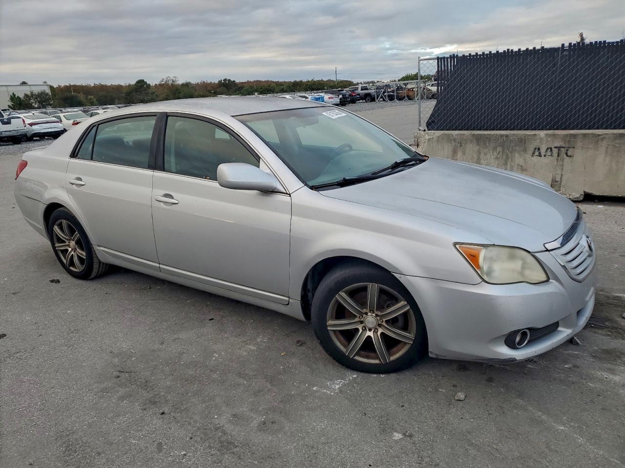 Lot #3317728090 2008 TOYOTA AVALON XL