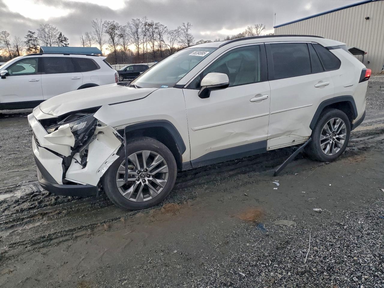 TOYOTA RAV4 XLE PREMIUM