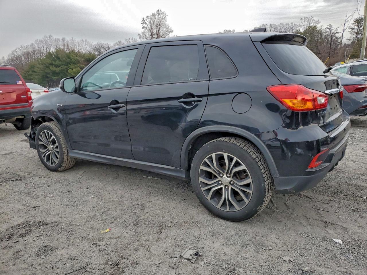 MITSUBISHI OUTLANDER ES