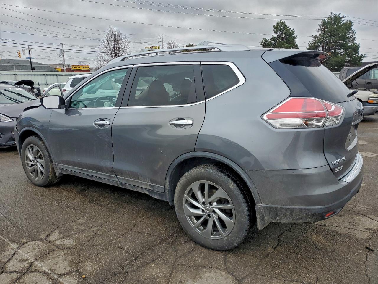 Lot #3316811439 2015 NISSAN ROGUE S