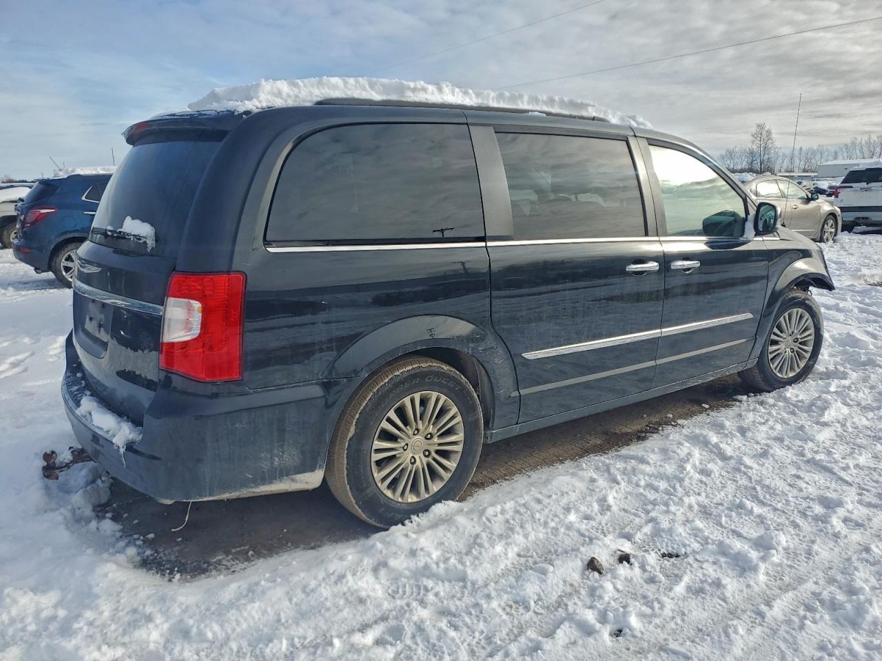 CHRYSLER TOWN & COUNTRY TOURING L