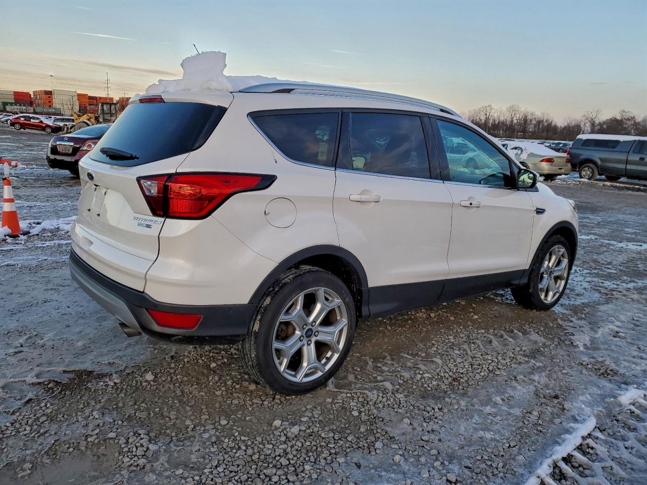 FORD ESCAPE TITANIUM