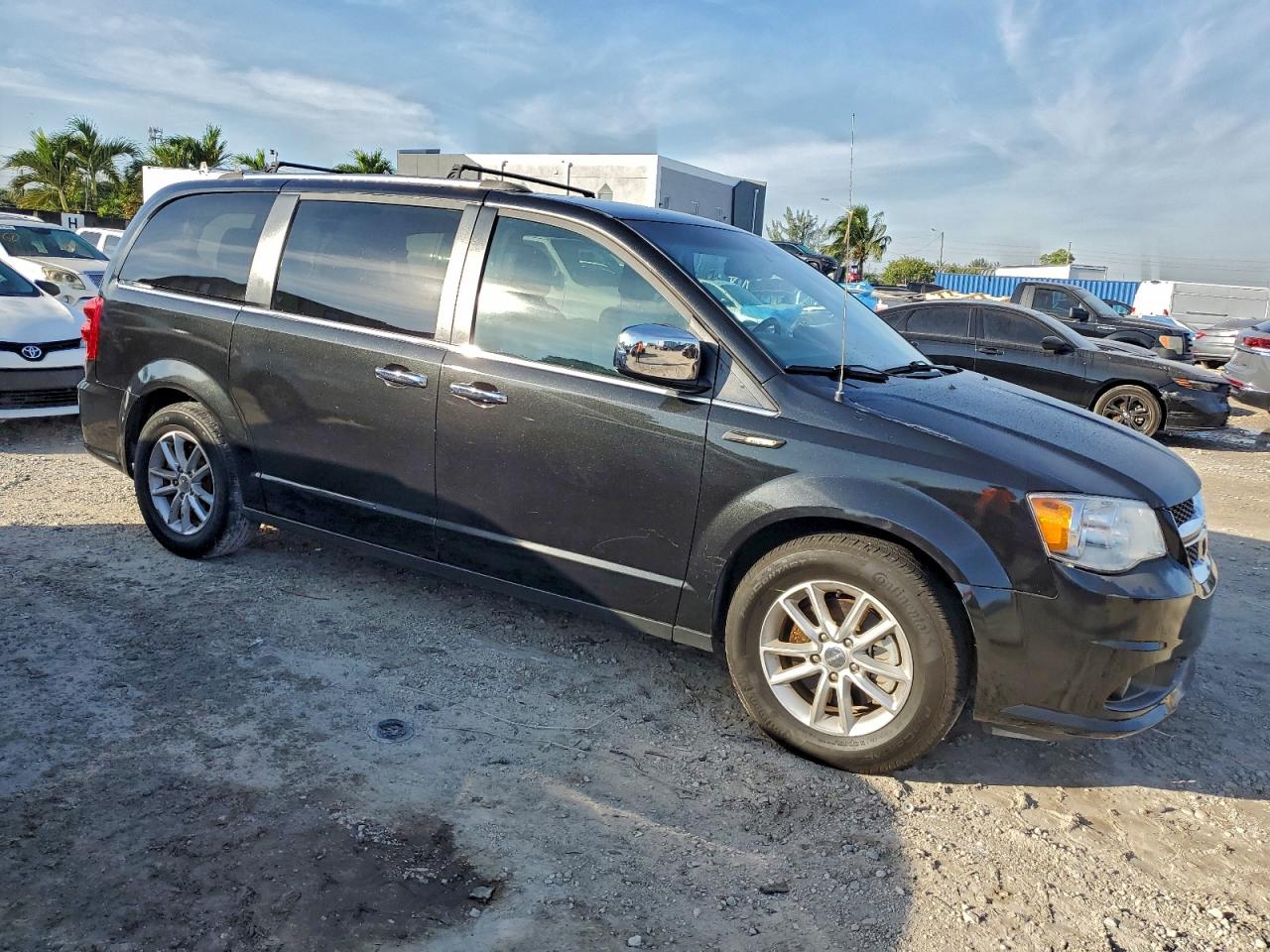 DODGE GRAND CARAVAN SXT