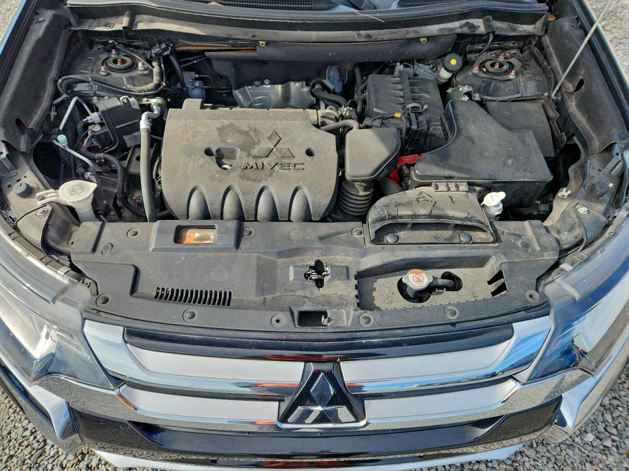 Lot #3315892137 2017 MITSUBISHI OUTLANDER