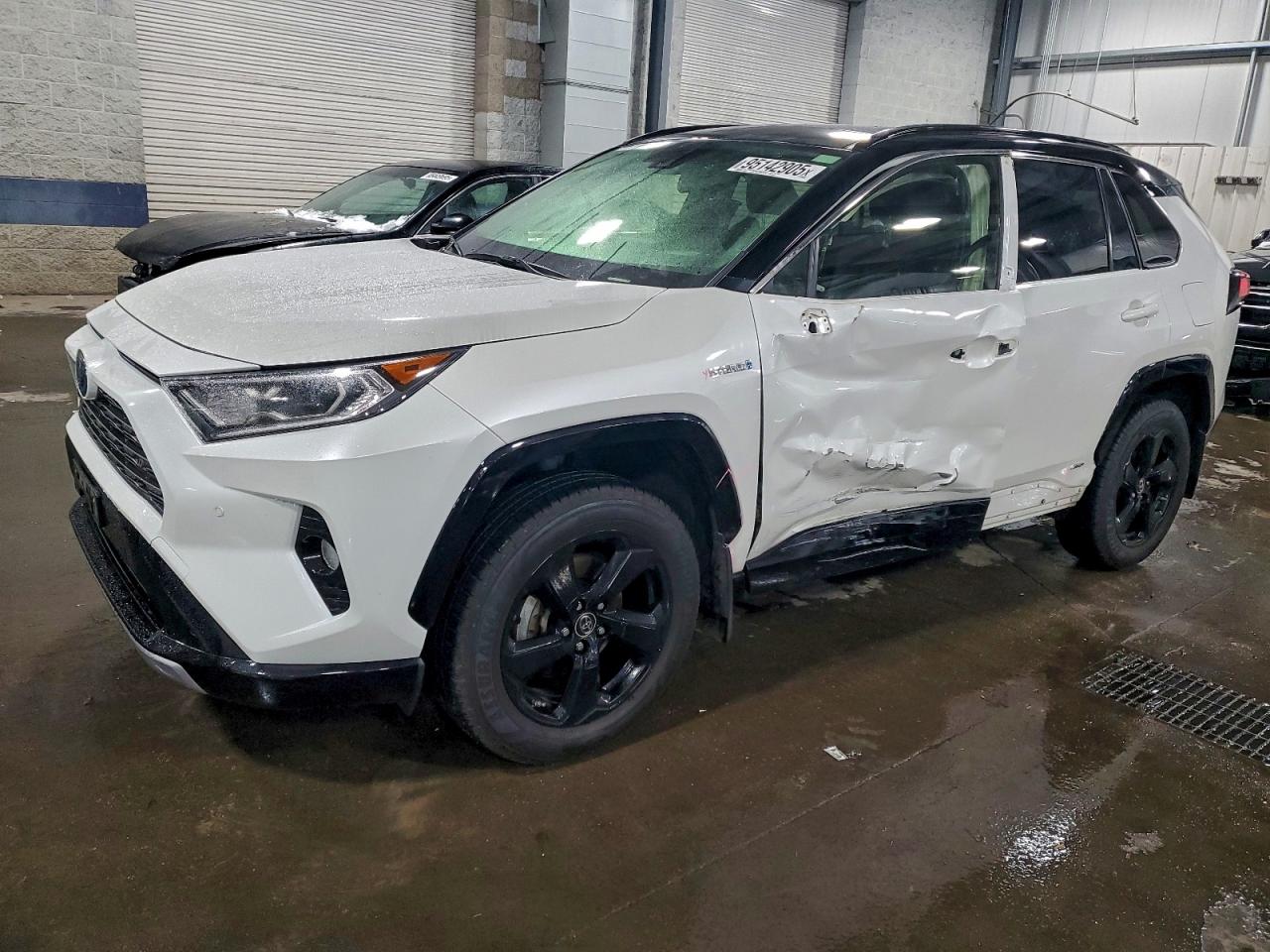 TOYOTA RAV4 XSE