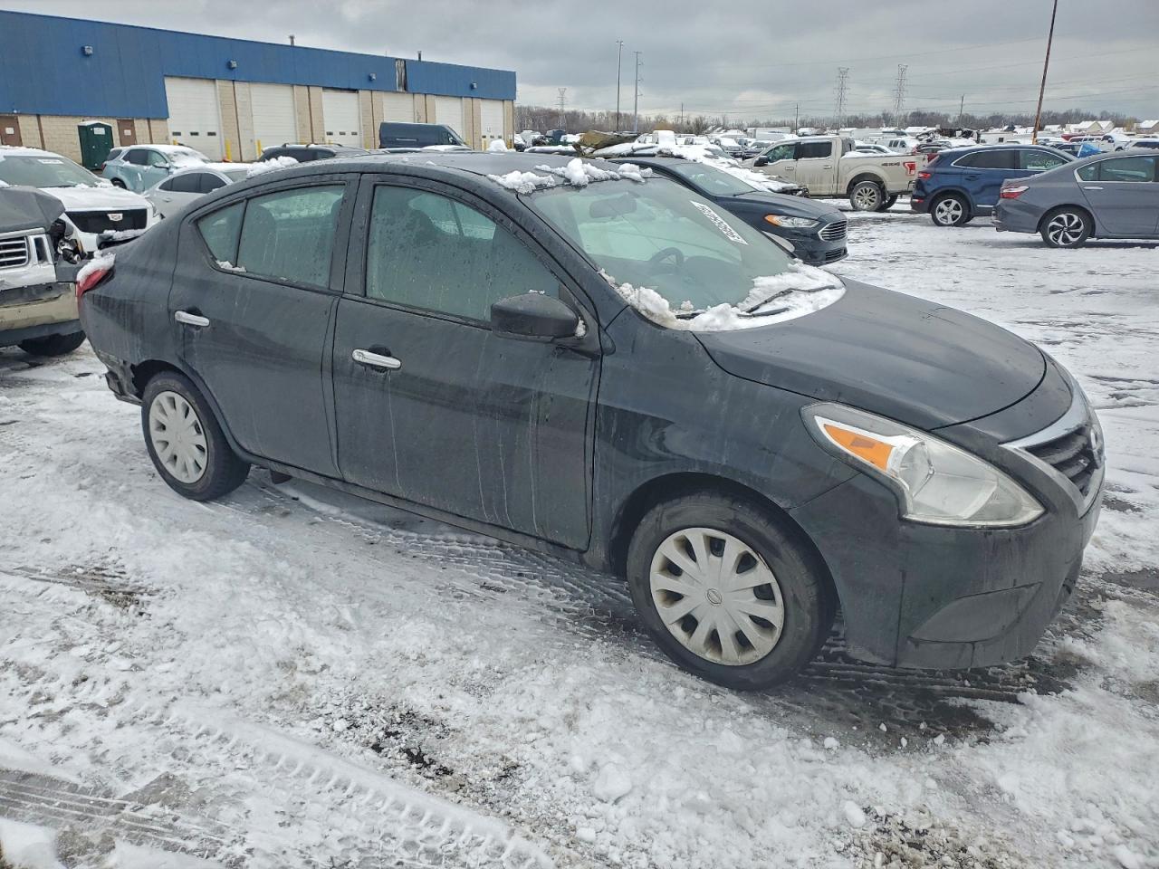 NISSAN VERSA S