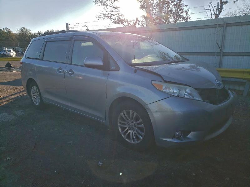 2014 TOYOTA SIENNA XLE #3317866953
