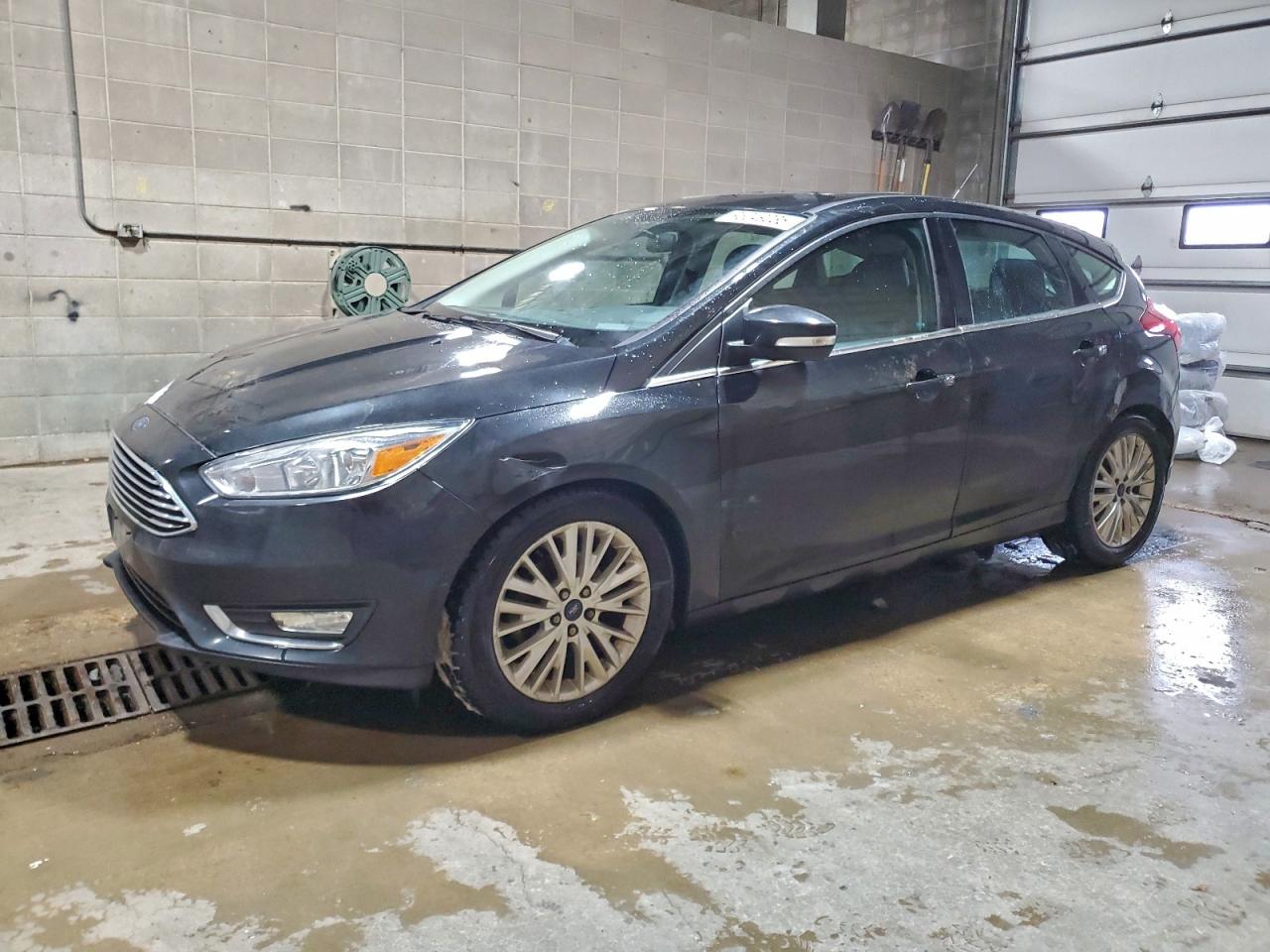FORD FOCUS TITANIUM