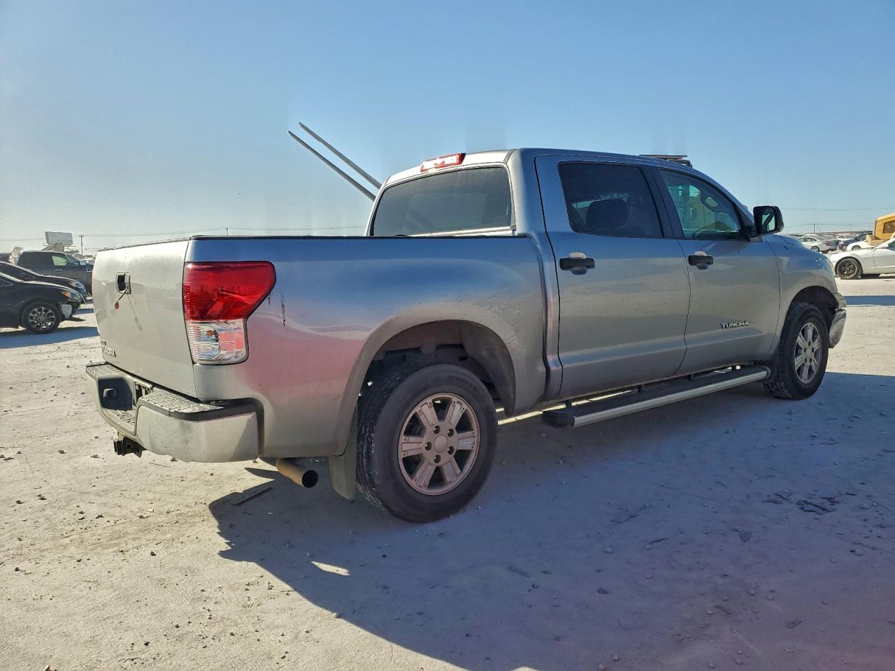 TOYOTA TUNDRA CREWMAX SR5