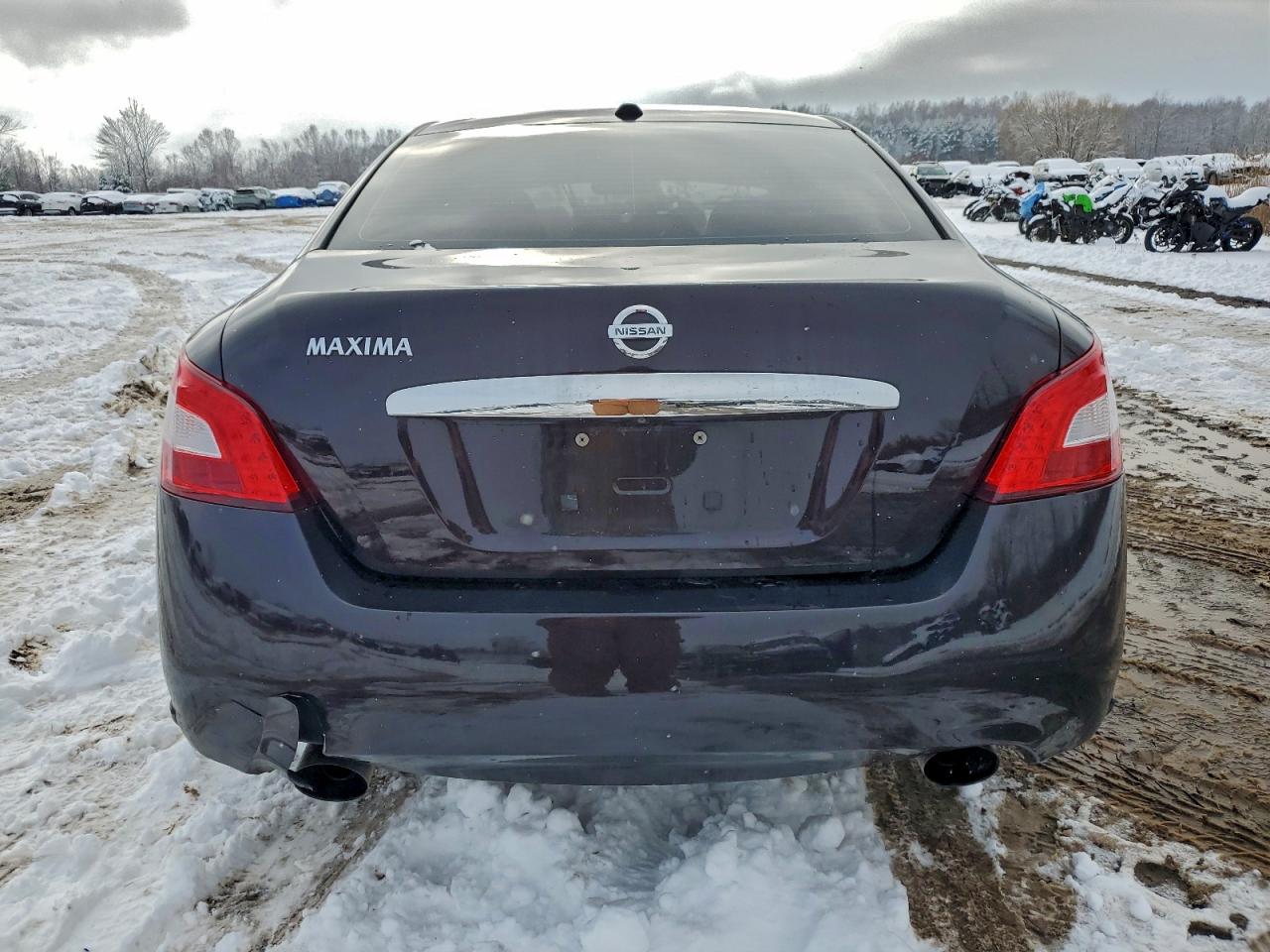 NISSAN MAXIMA S
