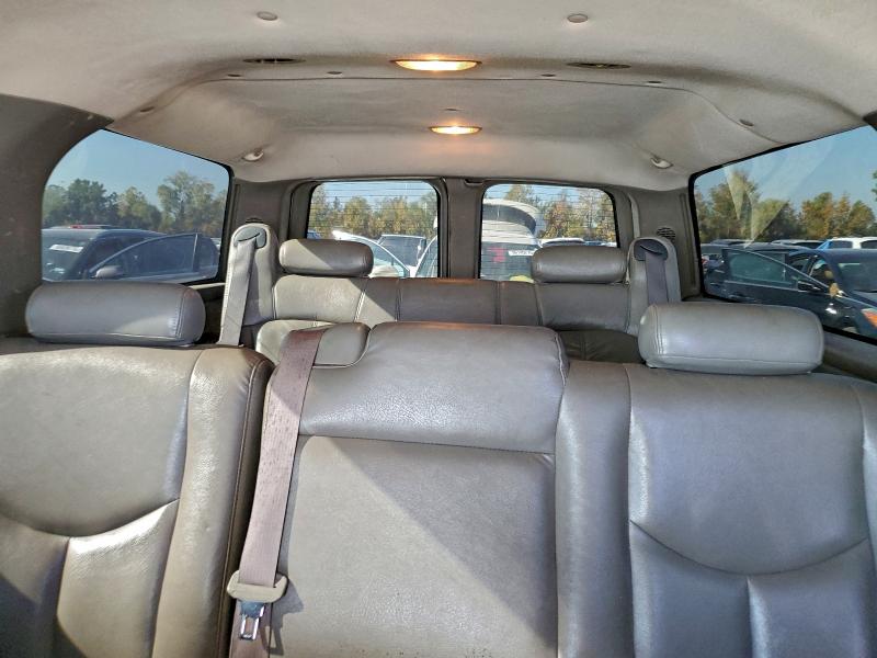 2004 CHEVROLET SUBURBAN C #3318022388