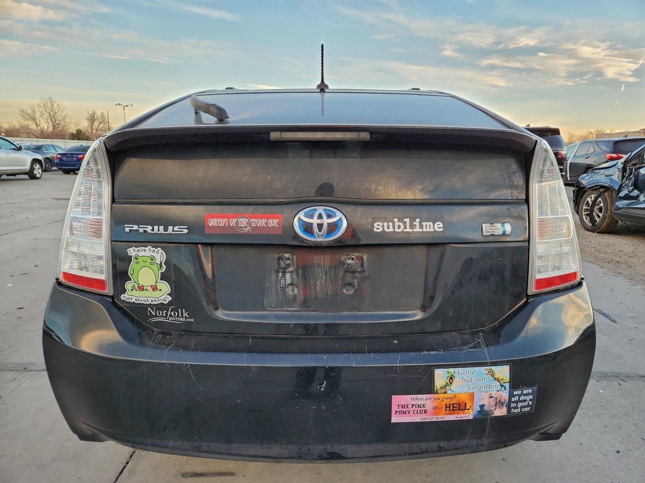 TOYOTA PRIUS