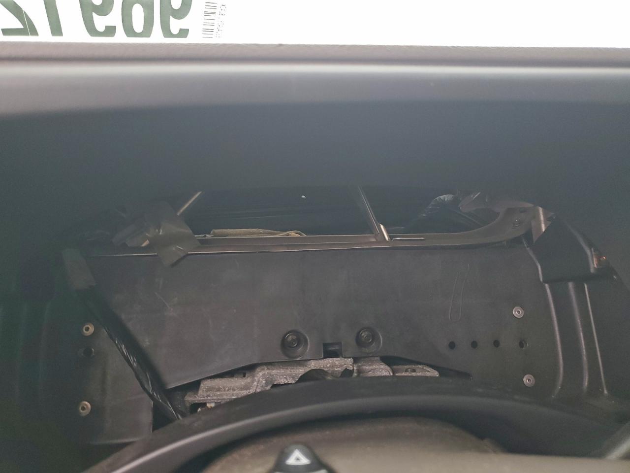 Lot #3315930090 2004 CADILLAC ESCALADE L