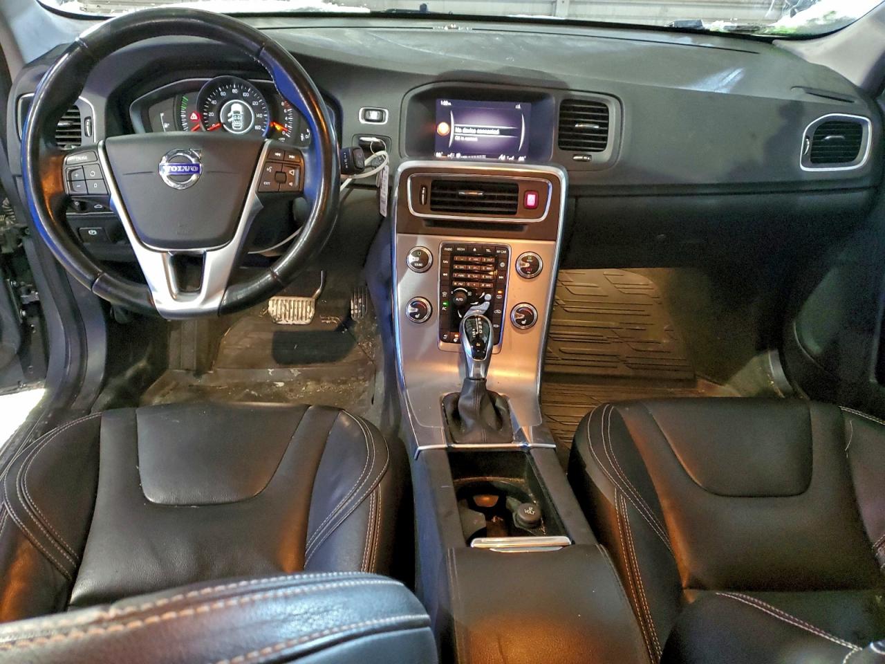 VOLVO V60 T5 DYNAMIC