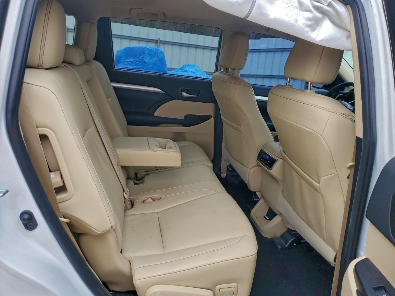 TOYOTA HIGHLANDER SE