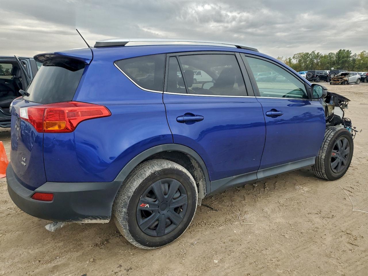 TOYOTA RAV4 LE