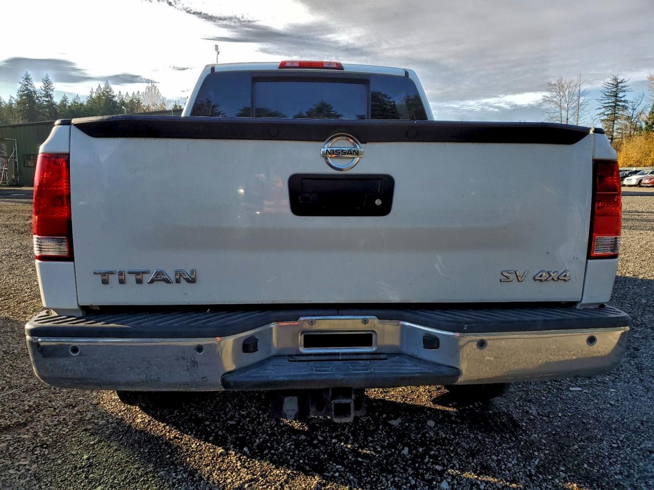 NISSAN TITAN S