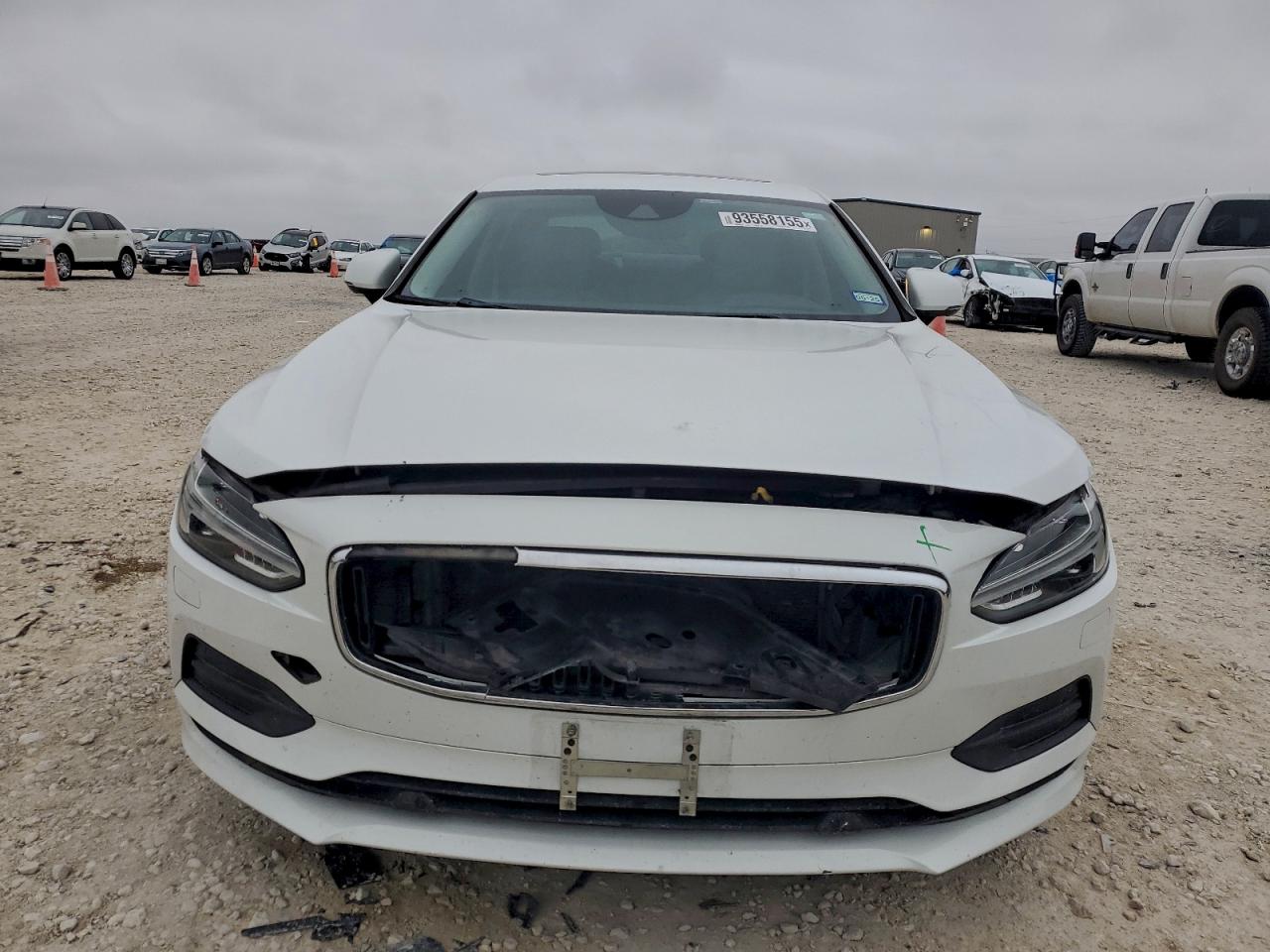 VOLVO S90 T5 MOMENTUM