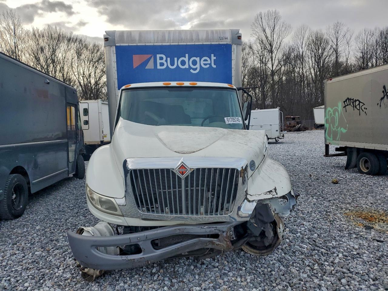 Lot #3317778065 2017 INTERNATIONAL 4000 4300