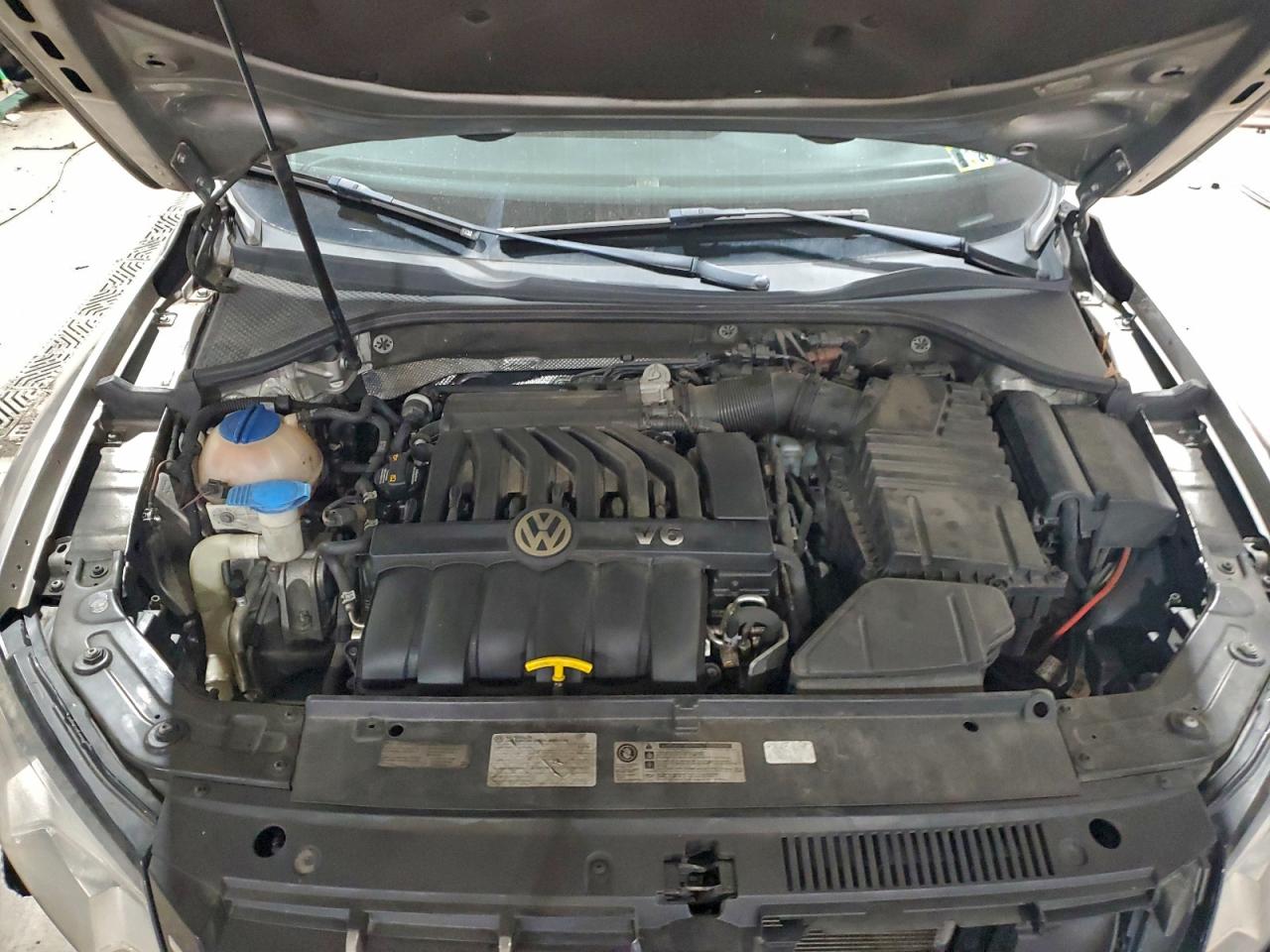 VOLKSWAGEN PASSAT SEL