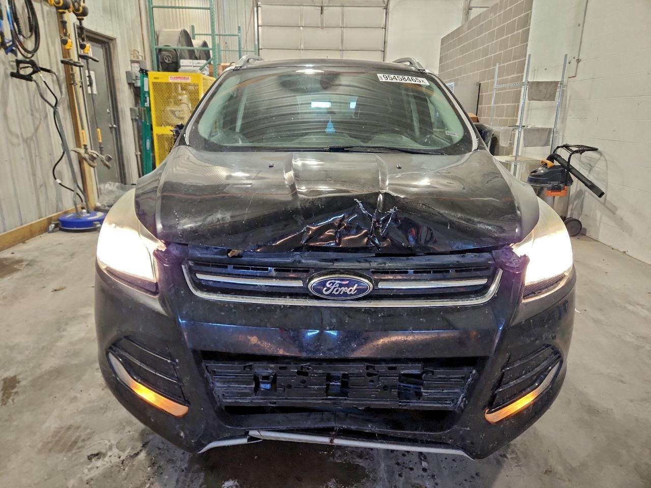 FORD ESCAPE TITANIUM
