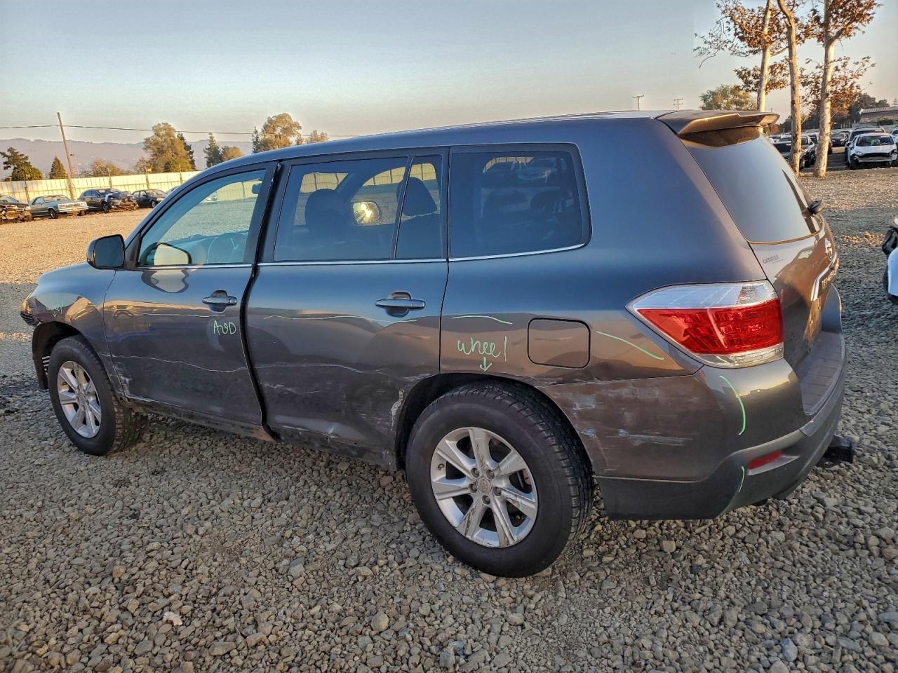 TOYOTA HIGHLANDER BASE