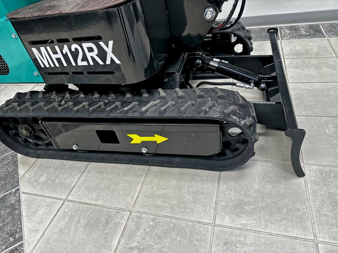 Lot #3312446643 2025 CFGINUSTRY CFG40