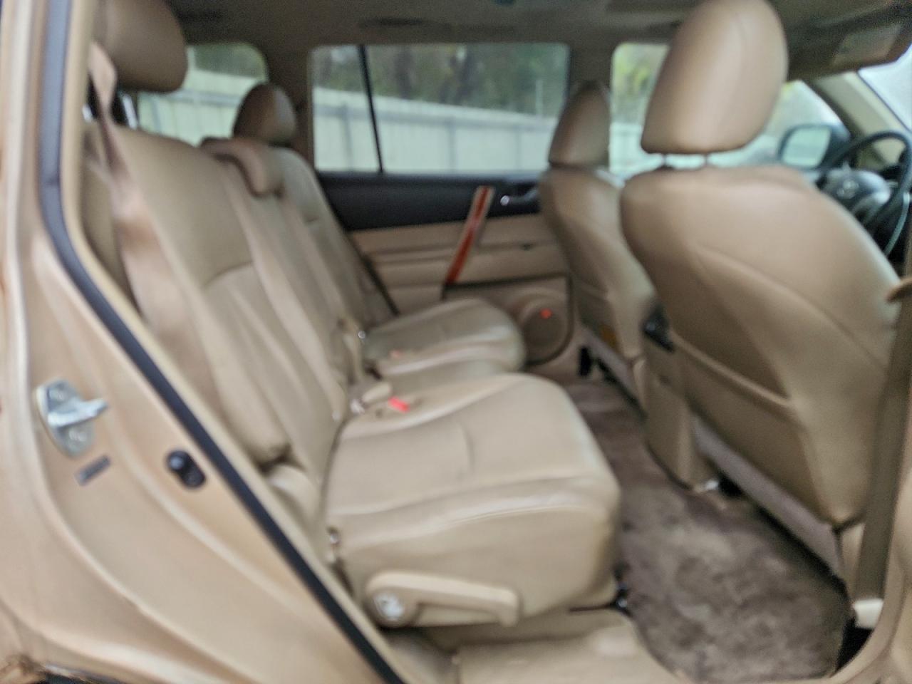 TOYOTA HIGHLANDER LIMITED