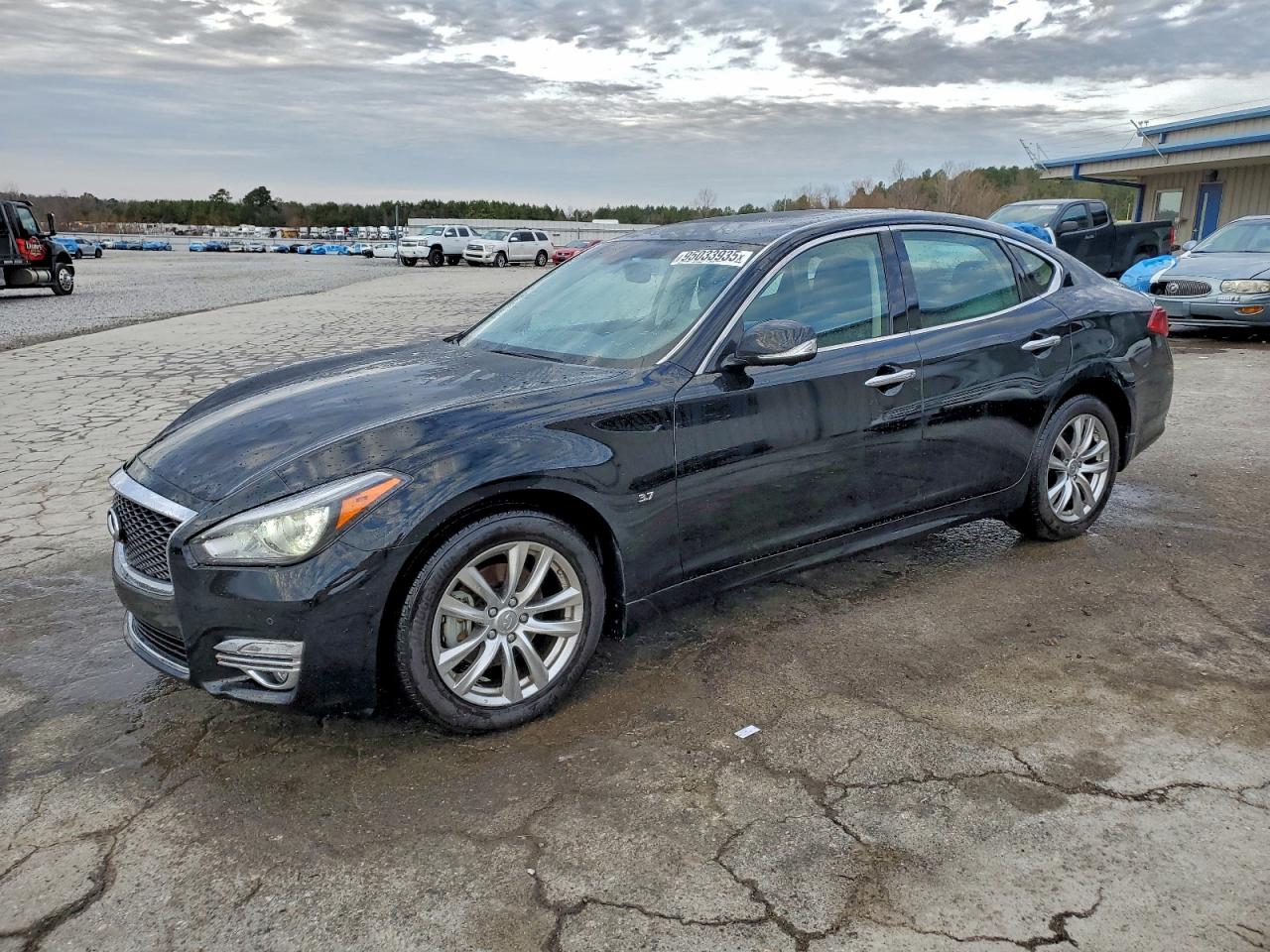 INFINITI Q70 3.7 LUXE