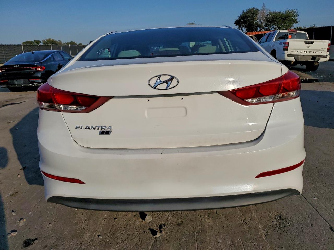 HYUNDAI ELANTRA SE
