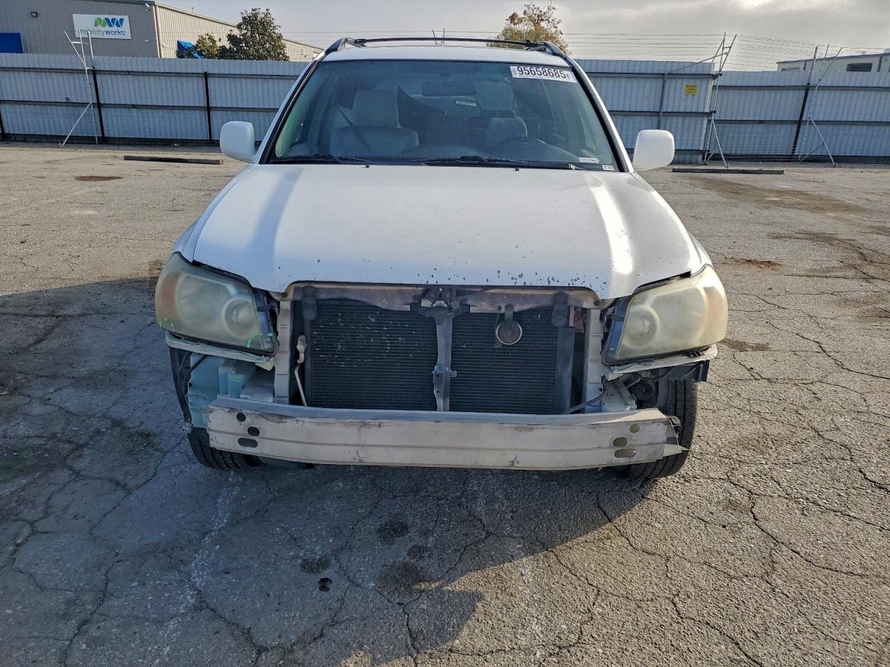 Lot #3304812643 2004 TOYOTA HIGHLANDER