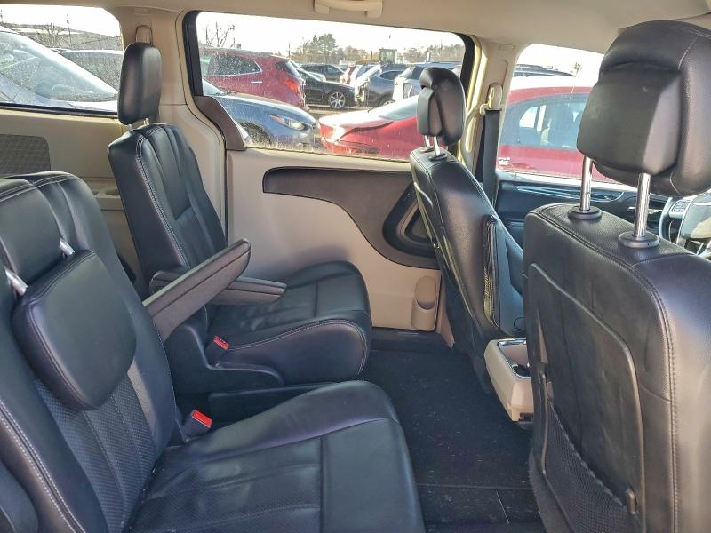 2012 CHRYSLER TOWN & COU #3304515539