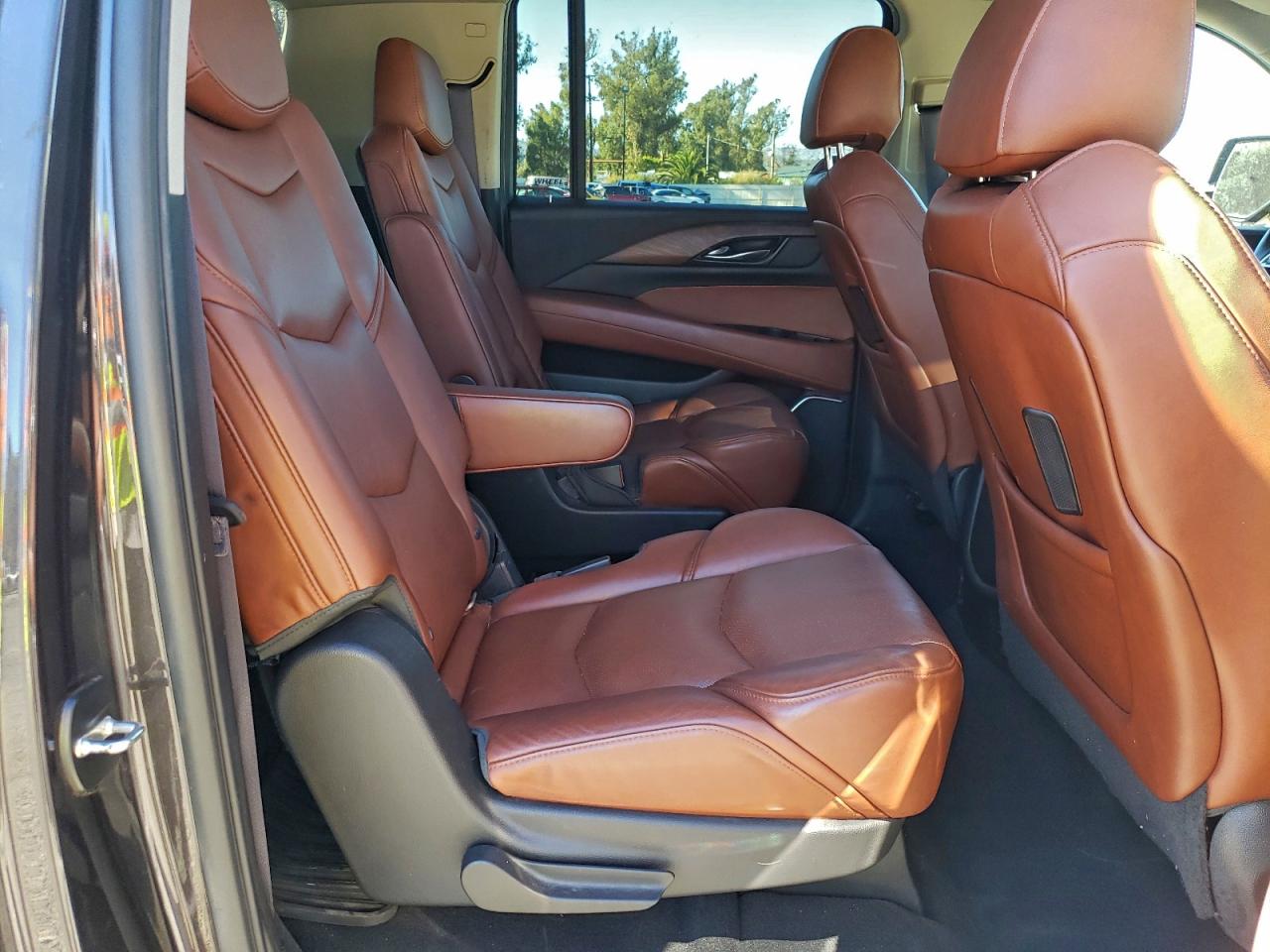 CADILLAC ESCALADE ESV PREMIUM