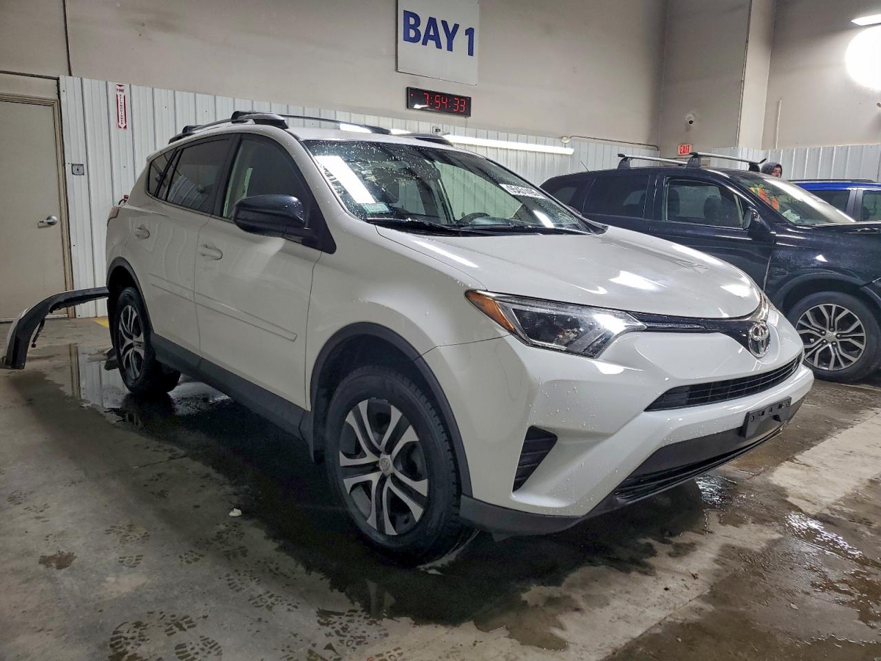 TOYOTA RAV4 LE