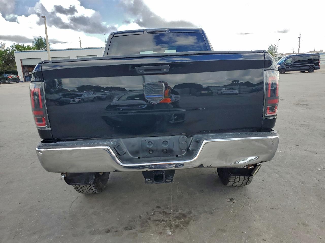 Lot #3318934918 2018 RAM 2500 ST