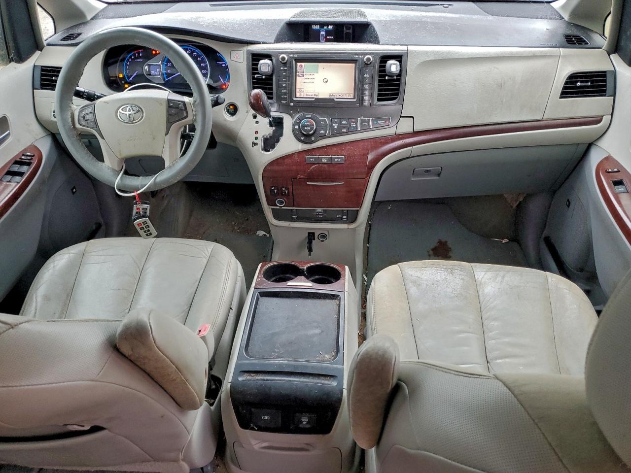 Lot #3310468085 2011 TOYOTA SIENNA XLE