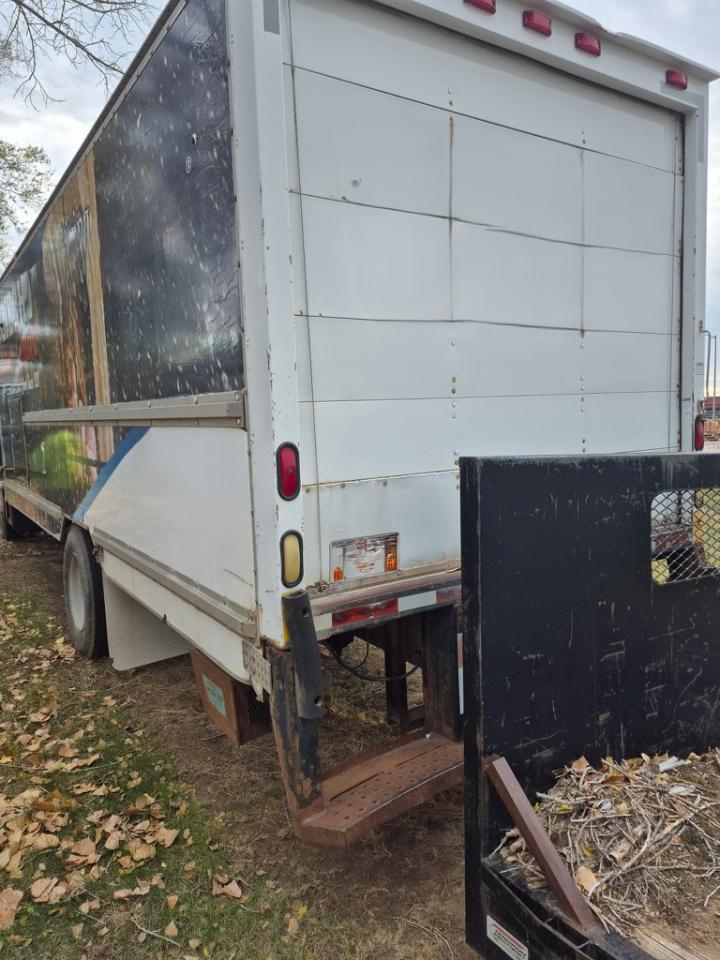 Lot #3305599102 1995 GMC TOPKICK C7