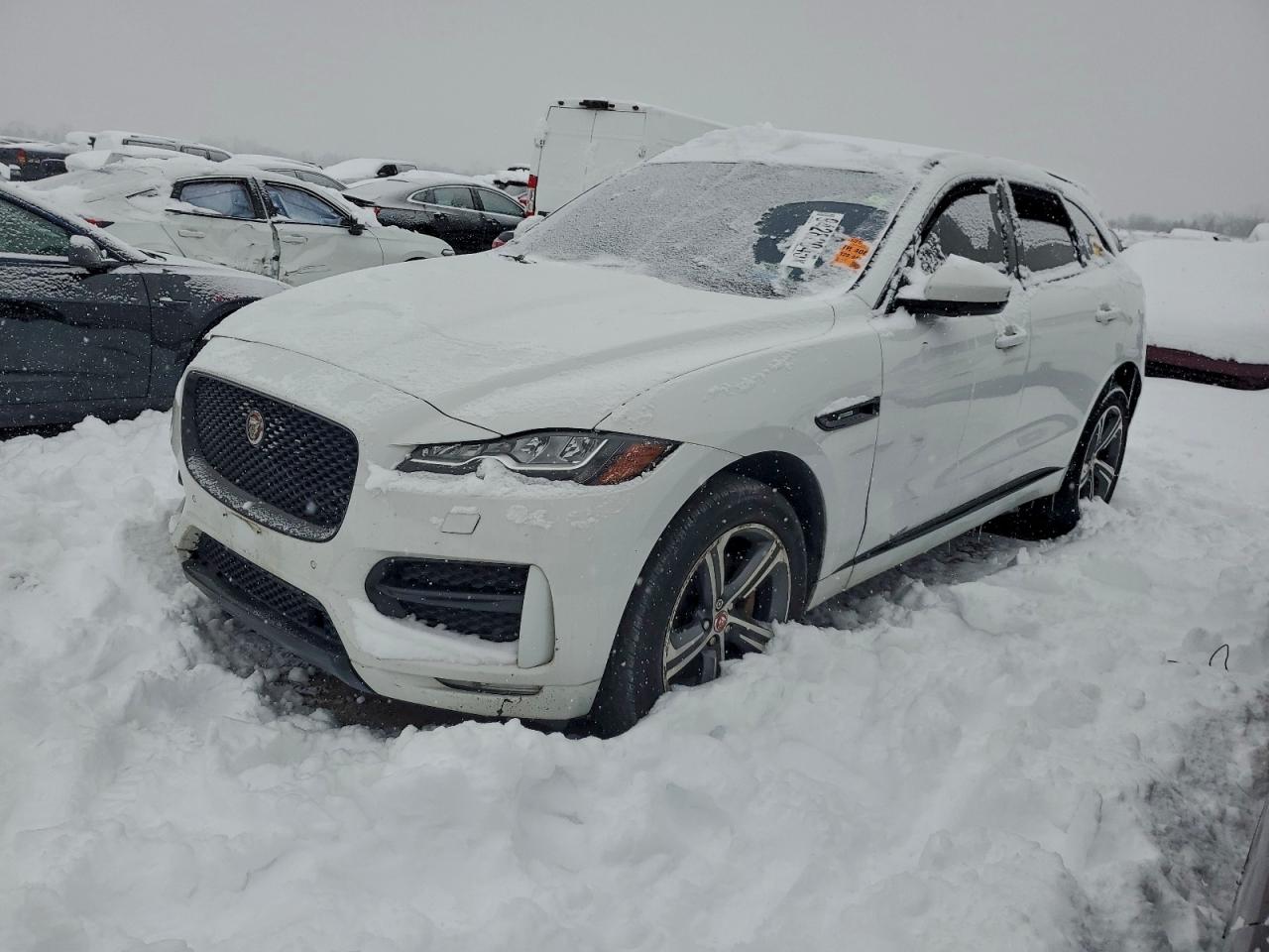 JAGUAR F-PACE R - SPORT