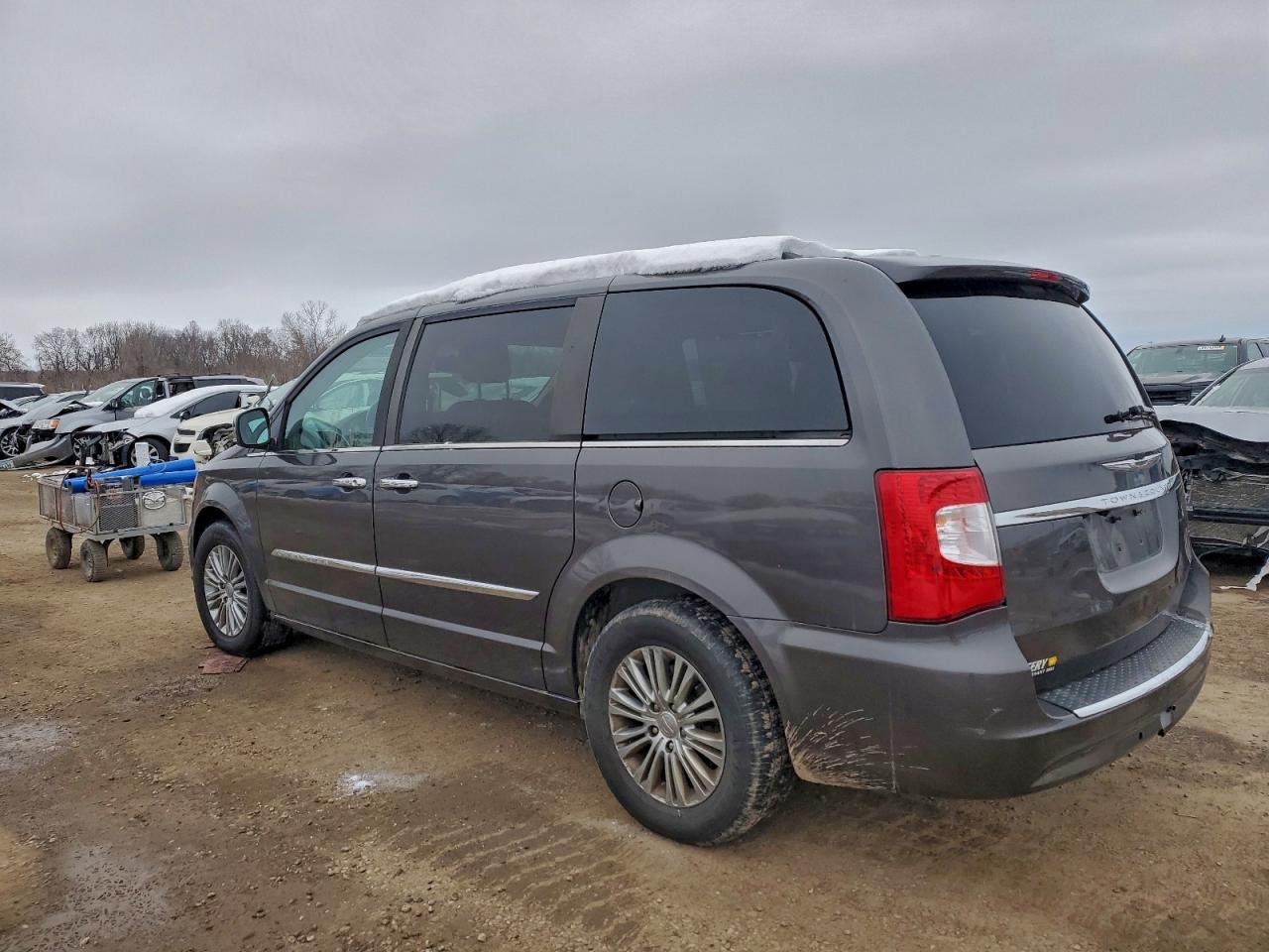 Lot #3308244193 2016 CHRYSLER TOWN & COU