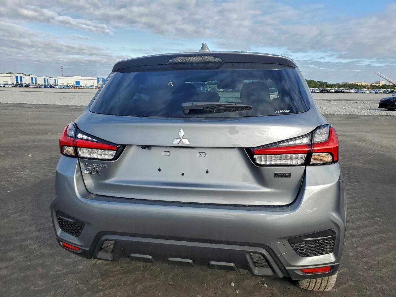 MITSUBISHI OUTLANDER S